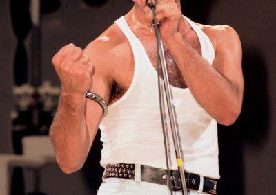 Freddie Mercury en 1985 au concert Live Aid